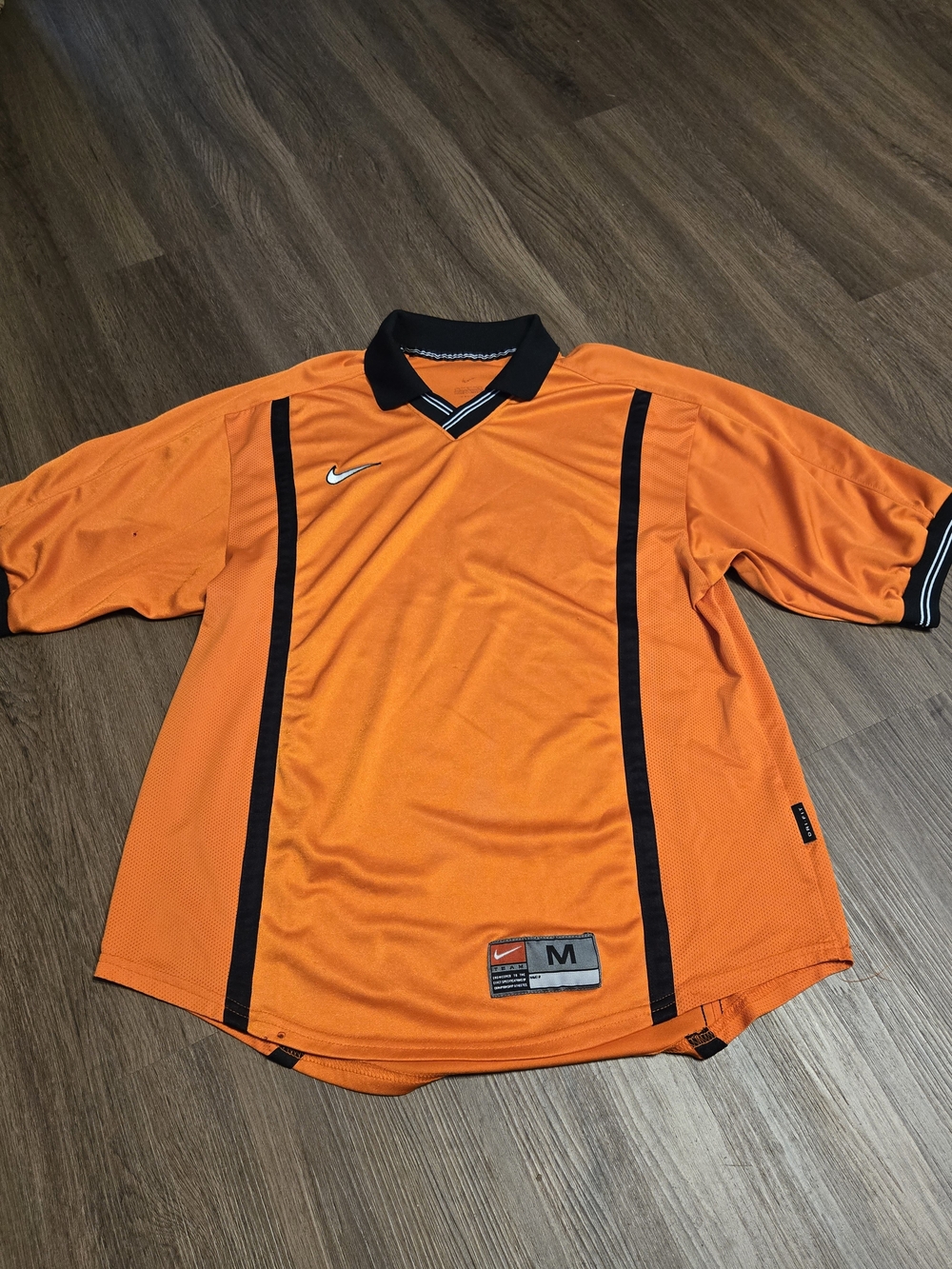 Nike Men’s Orange Short Sleeve Soccer Jersey - M